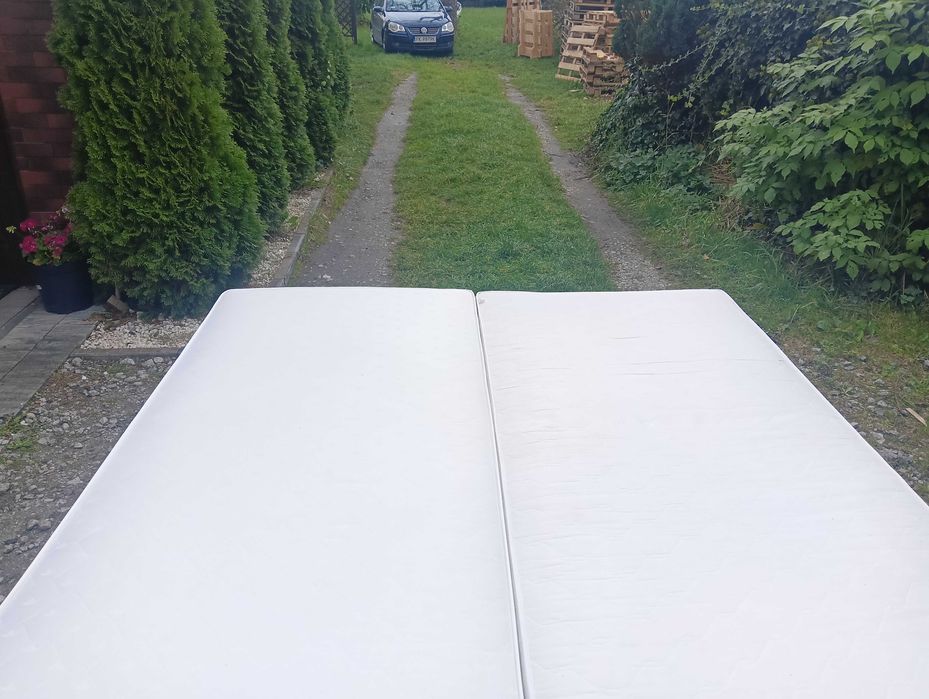 Możliwy transport. Łóżko sypialniane 180x200