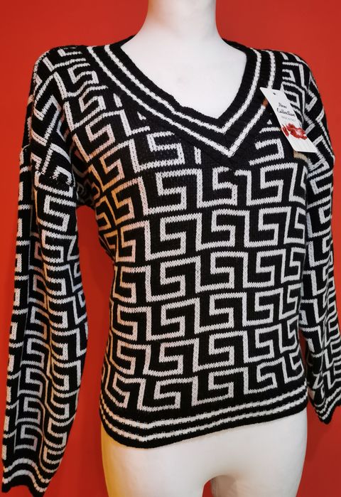 Sweterek sweter dekold wzór