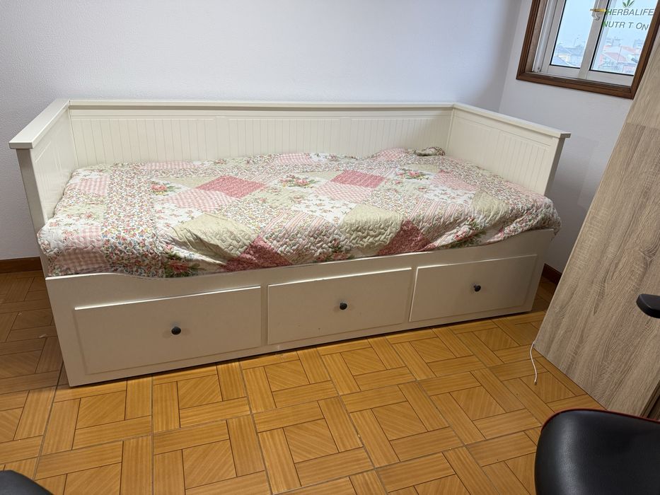 Cama hemmes ikea com 2colcoes