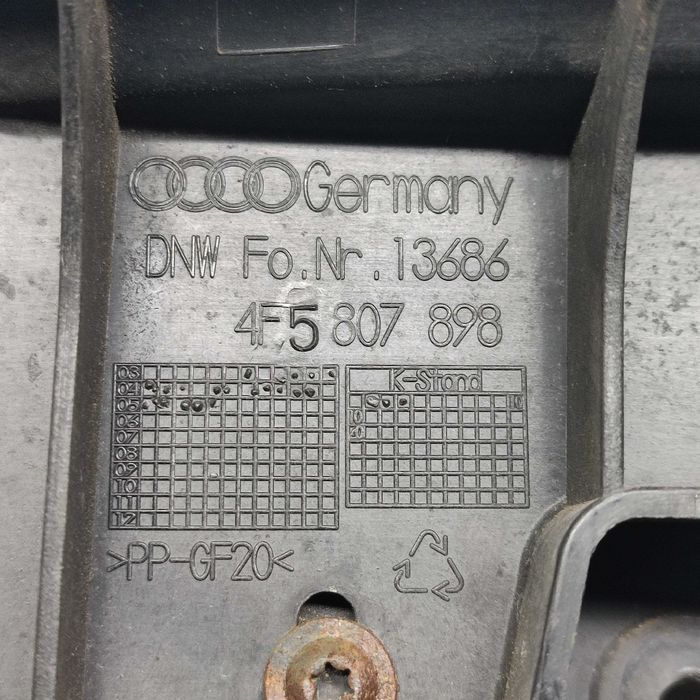 Ślizg zderzaka prawy tył Audi A6 C6 sedan