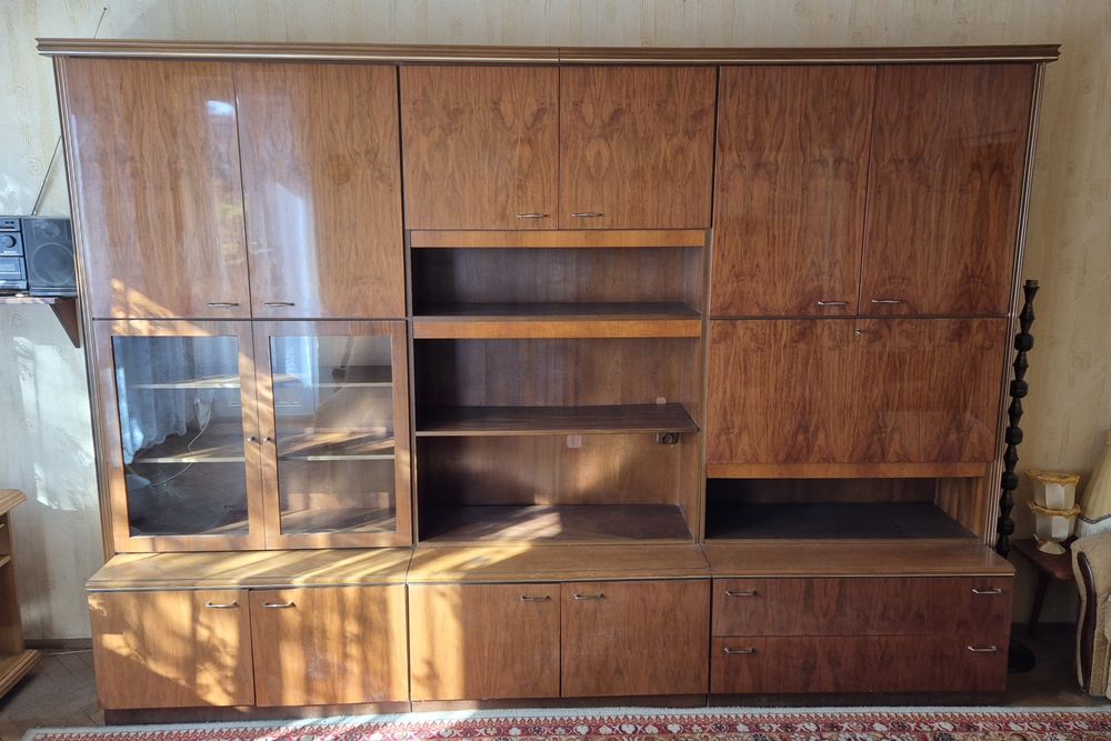 Komplet mebli PRL, wysoki połysk - meblościanka, szafy, fotele