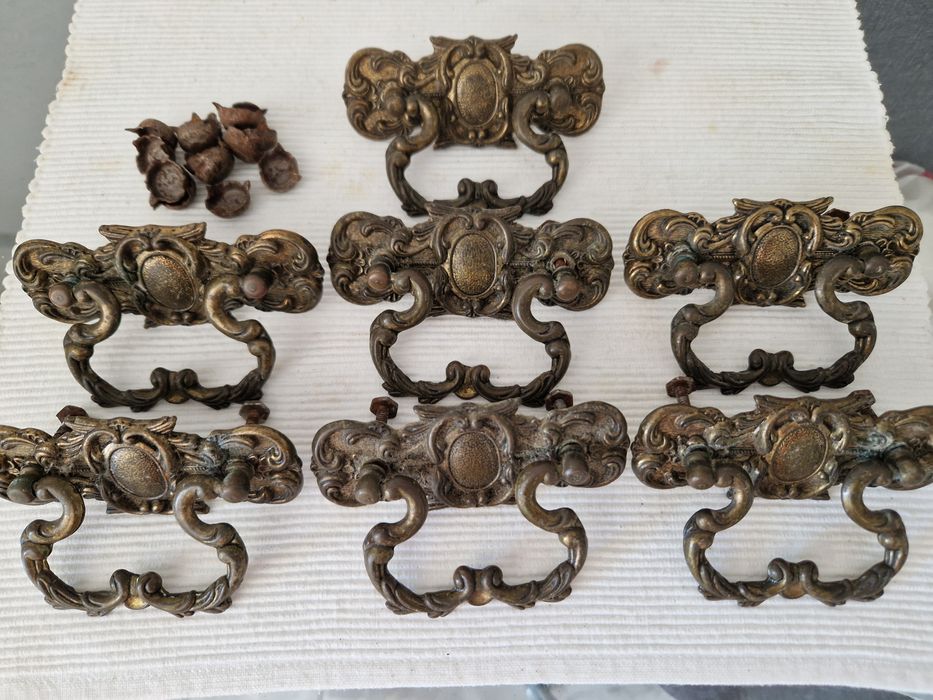 Puxador de comoda centenário