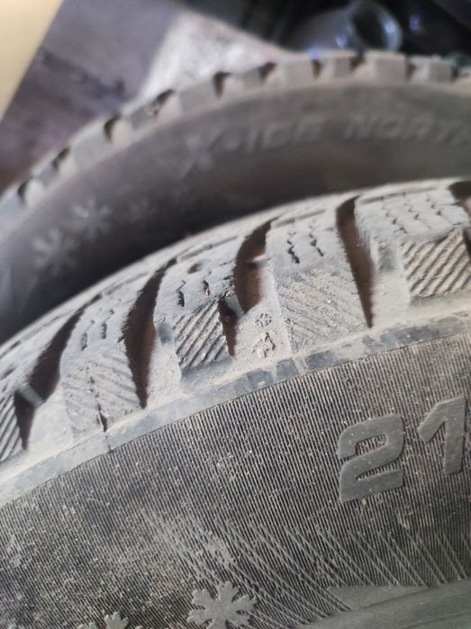 Резина р 16 шиповка Мішелин 2 шт зима