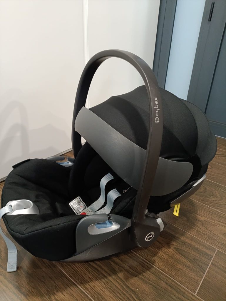 Cybex Cloud Z i-size (com oferta de adaptadores)