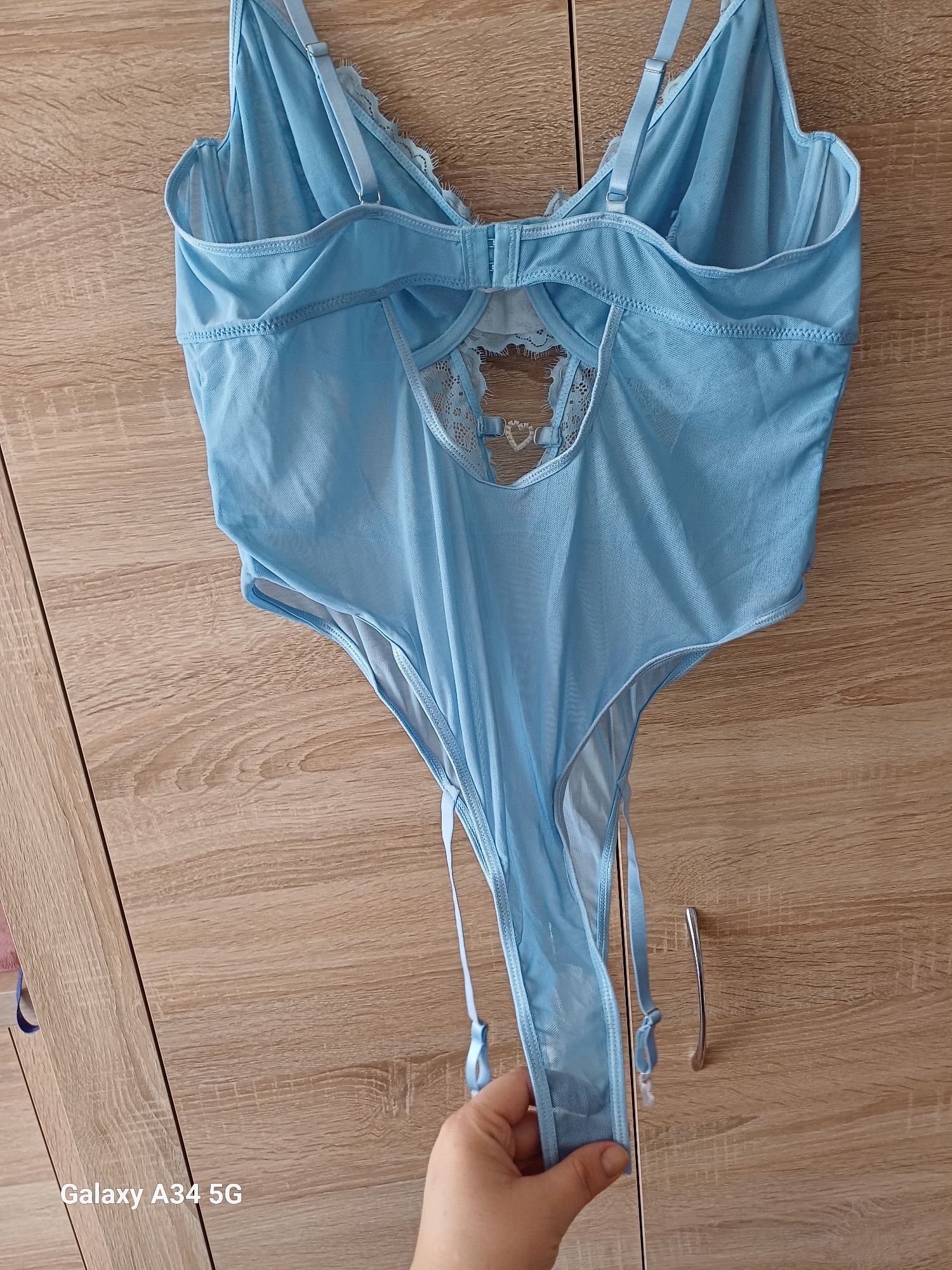 Gorące body z halterami,XL