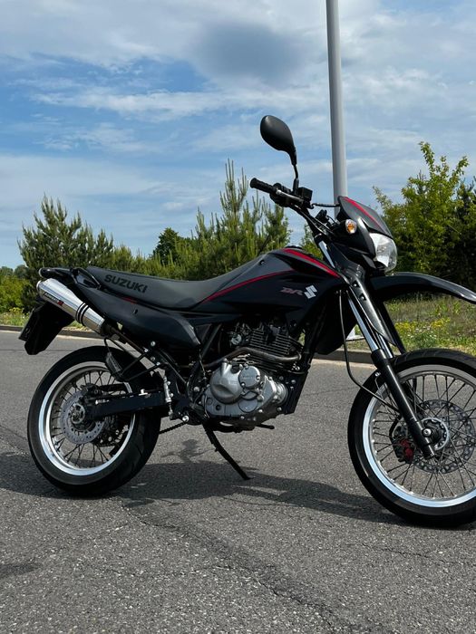Suzuki dr 125sm.