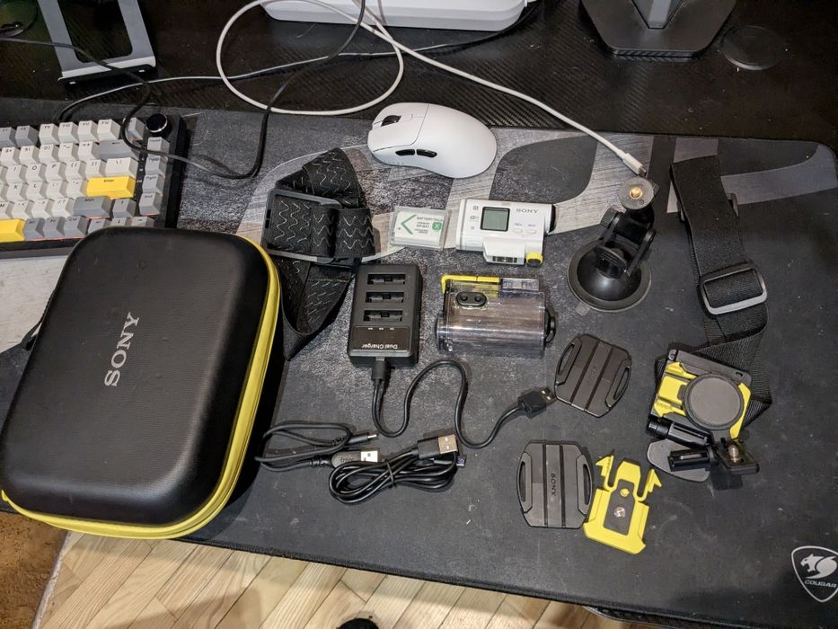 Екшн камера Sony HDR AS100V Комплект