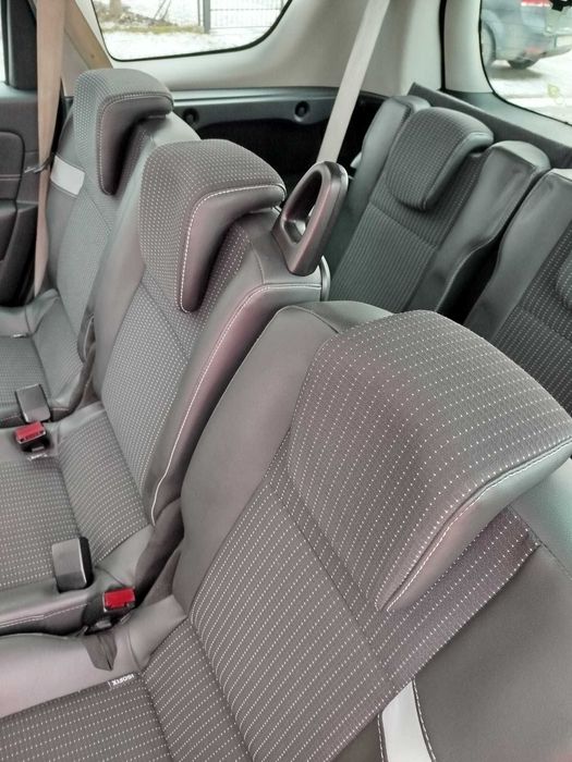 Renault Grant Scenuc 2012 1,5 dci 176000 km 110 KM 7 osobowy