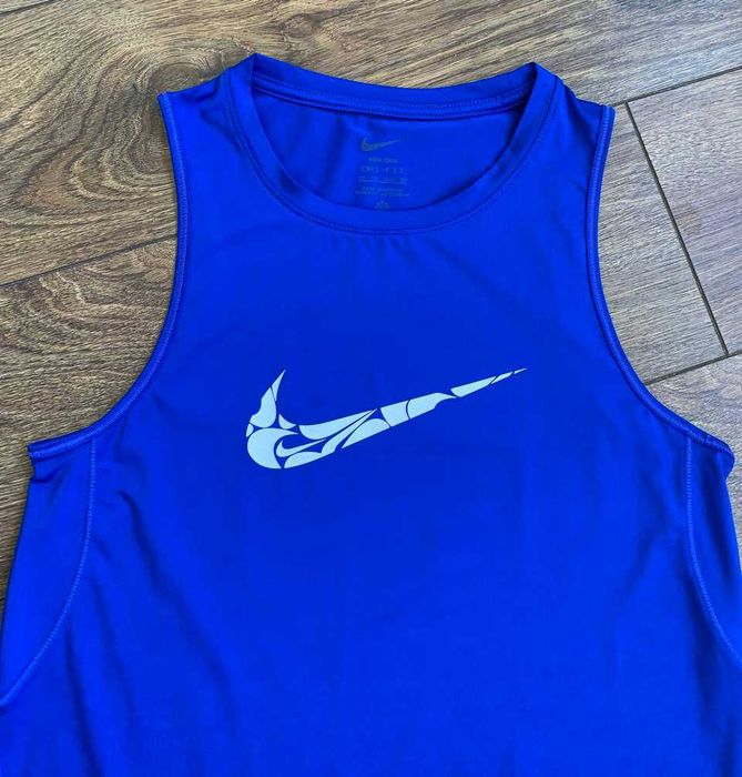 Жіноча майка Nike