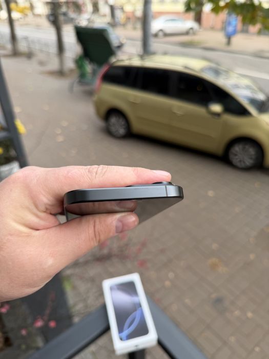 iPhone 16 Pro Max 256gb Black Titanium (100% акумулятор)