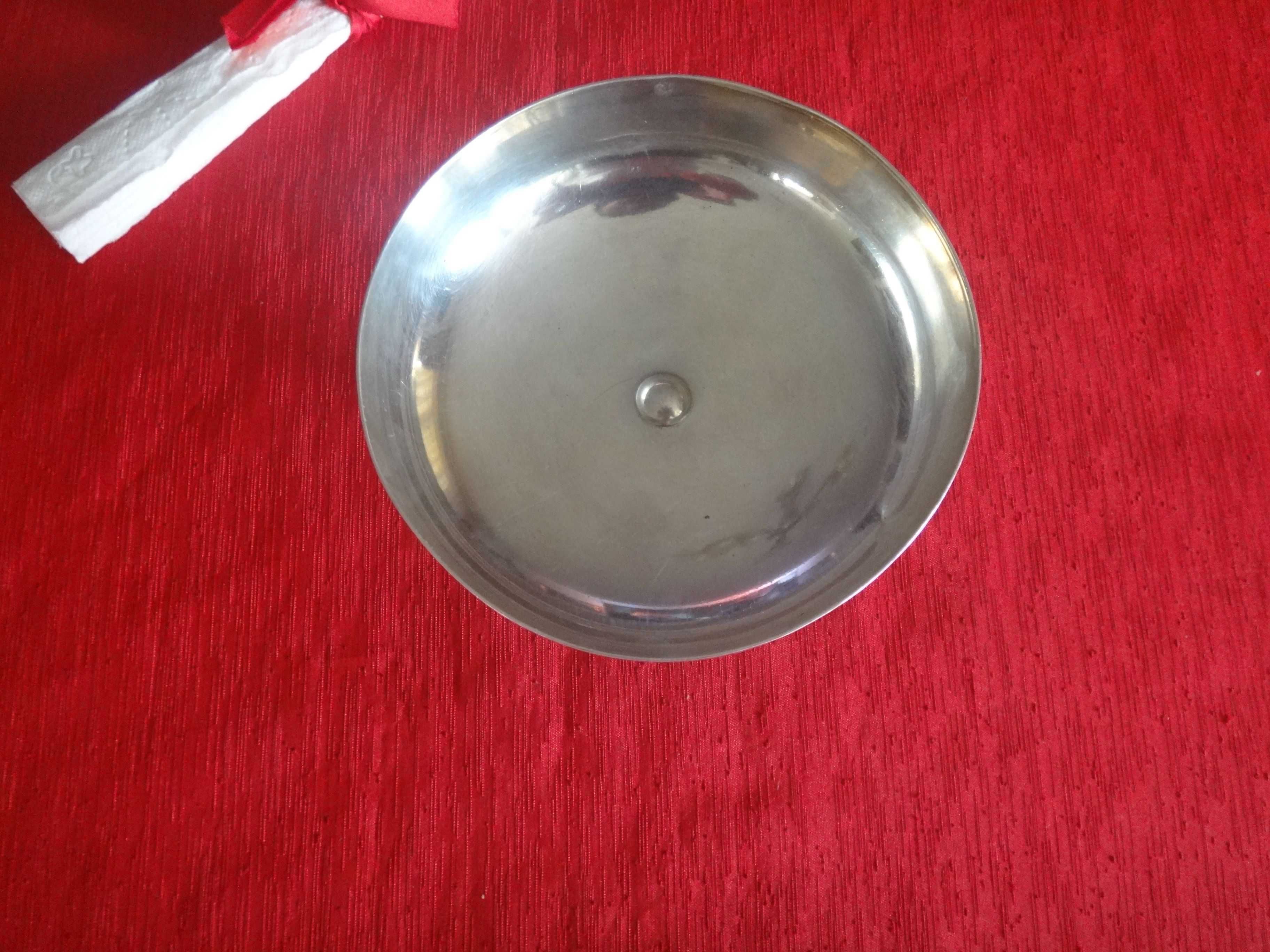 Srebrny pucharek na lody