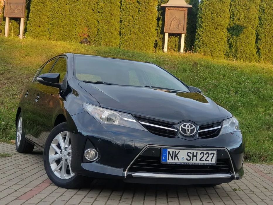 Toyota Auris 1,6 132km/Leedy/2xAlu/Czujniki/Kamera/Nawigacja/Tempomat/Bluetooth/Hak
