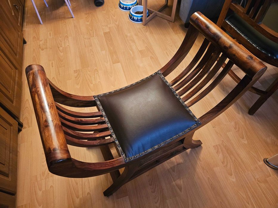 Krzesło stylowe, drewniane