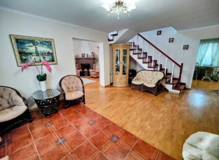 Без комісії, будинок 250м², 15 соток, 6 кімнат, басейн, теплиця, сад