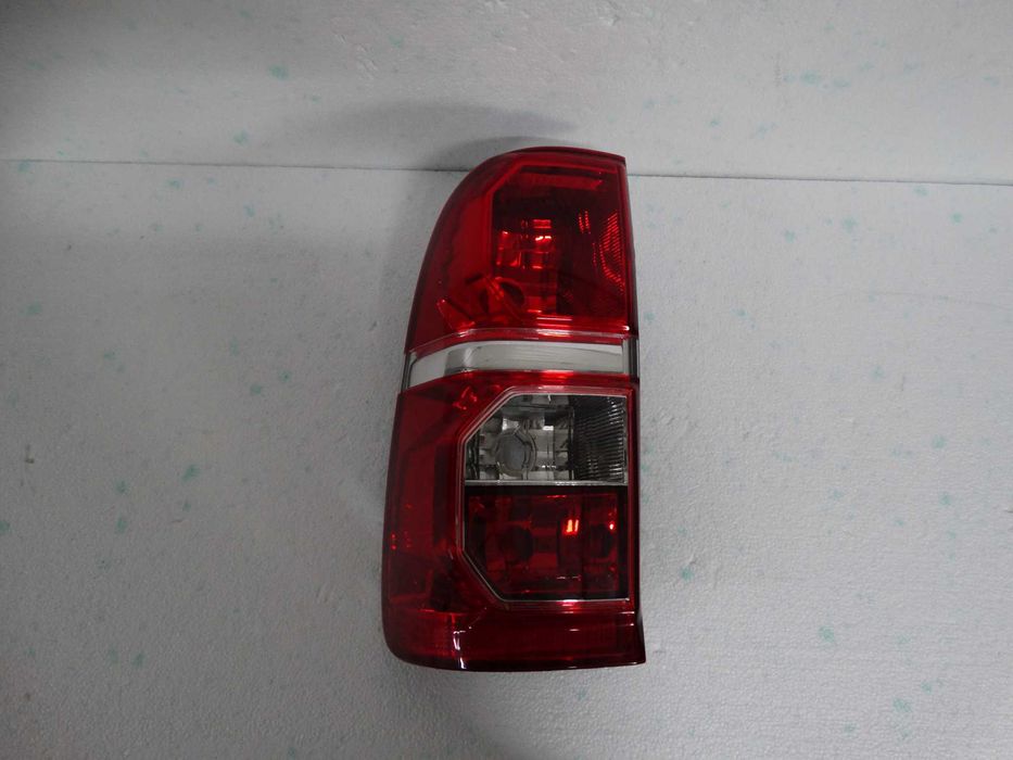 Lampa lewa tylna Toyota Hilux 12-
