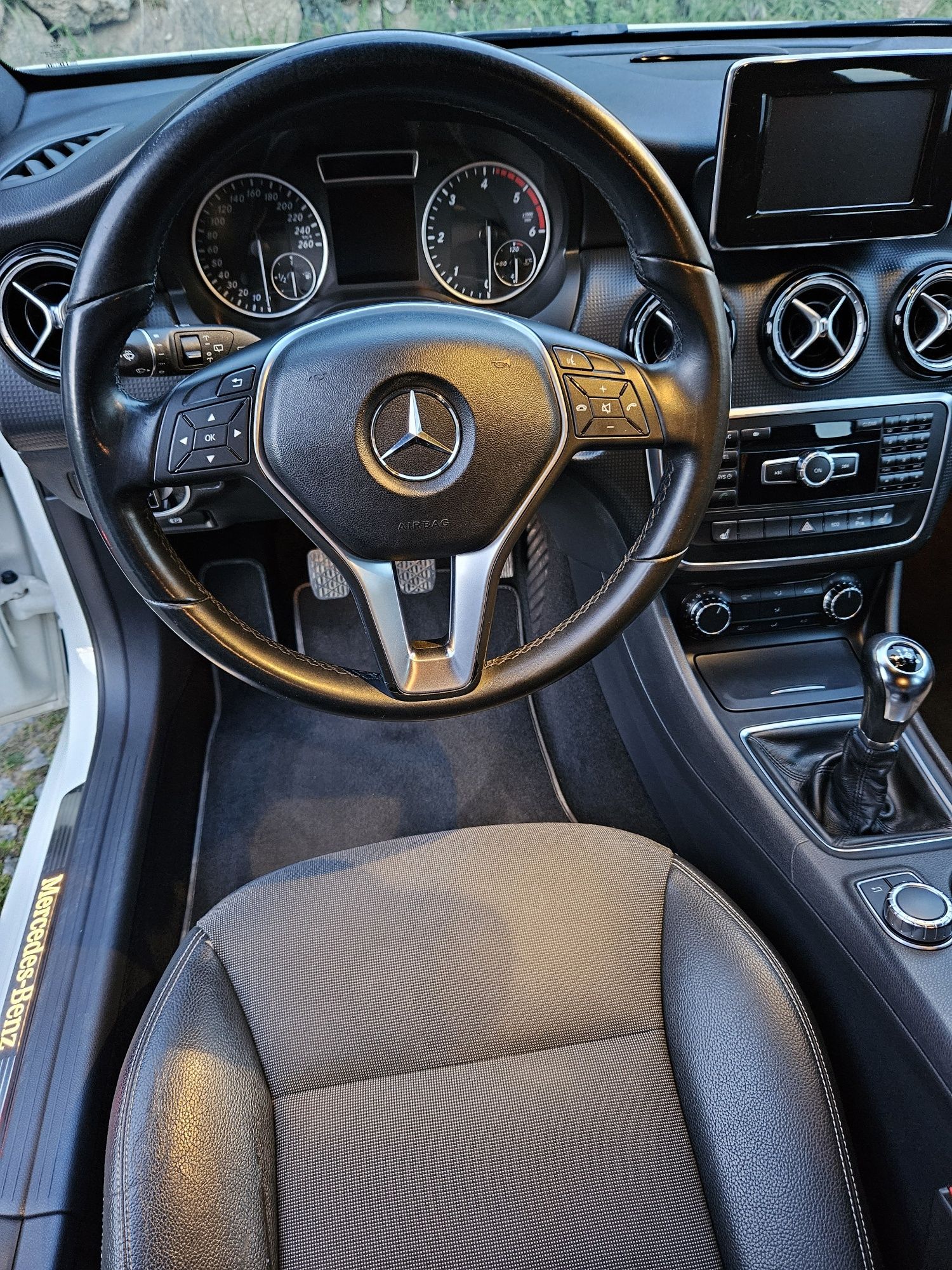 Mercedes-Benz A180 (W176)