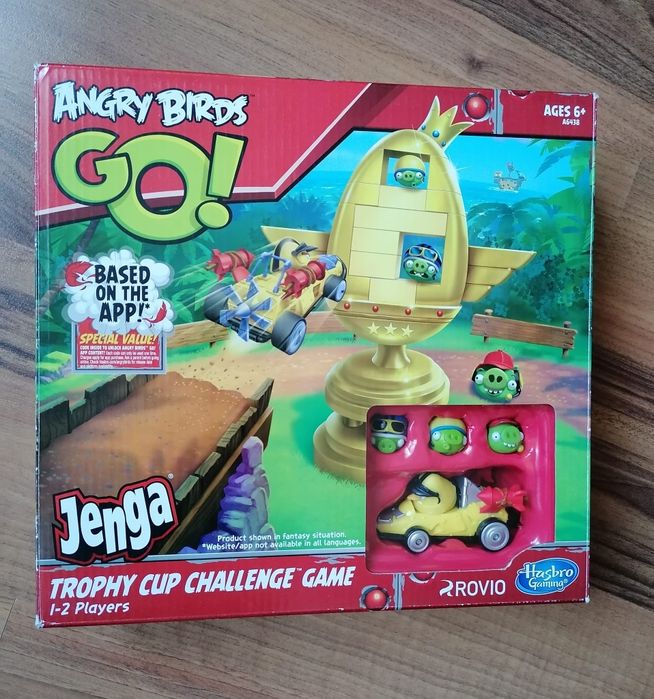 Dwa zestawy Angry Birds Telepods plus siedem samochodzików