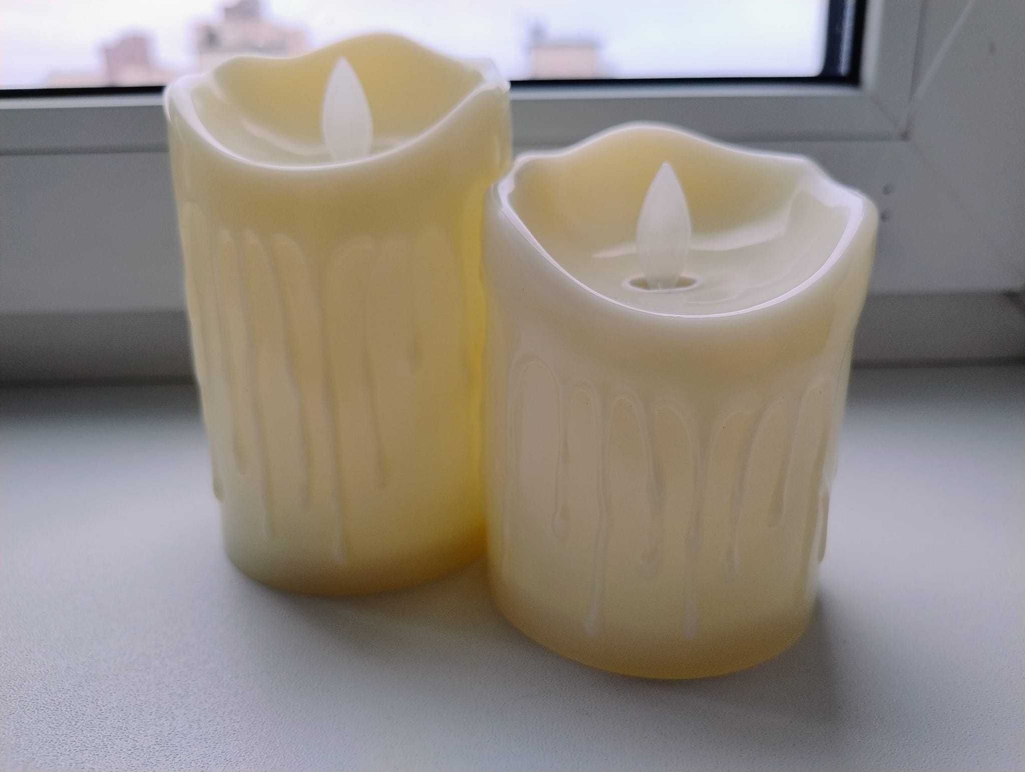 Дві свічки з імітацією горіння