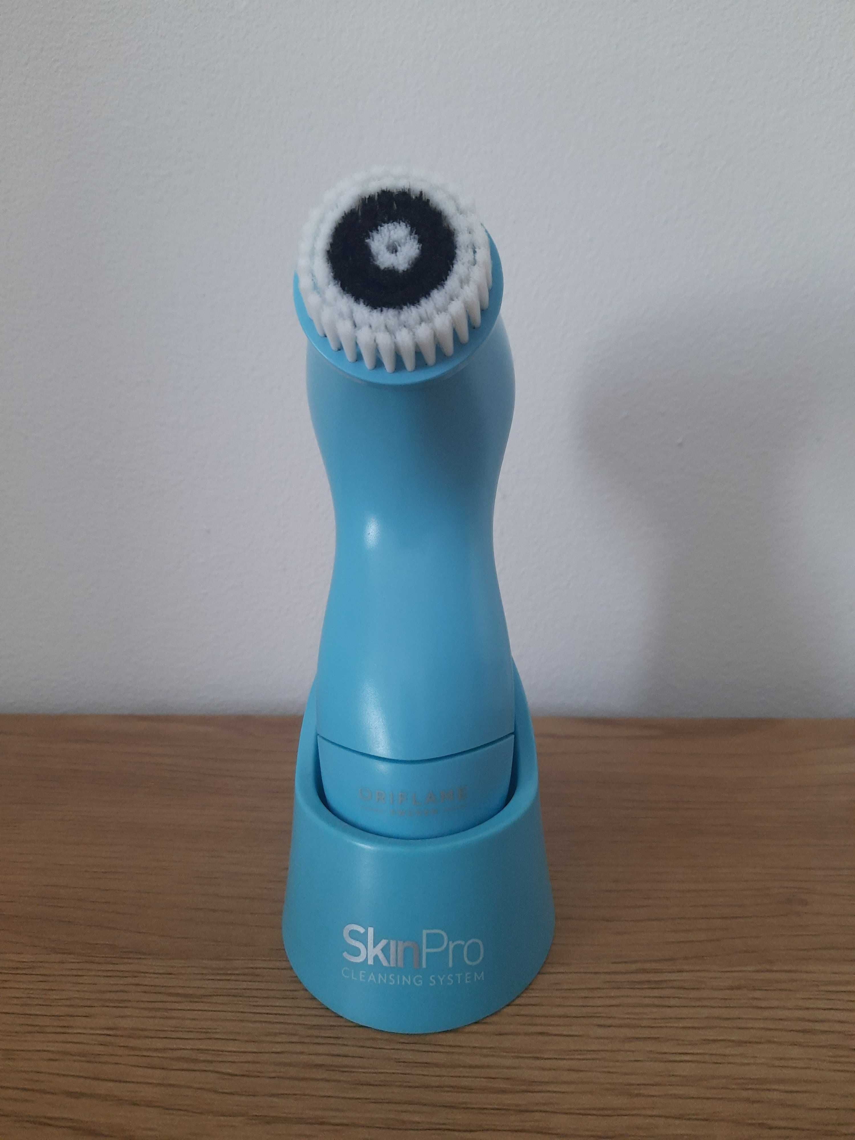 Szczoteczka do oczyszczania twarzy Oriflame SkinPro