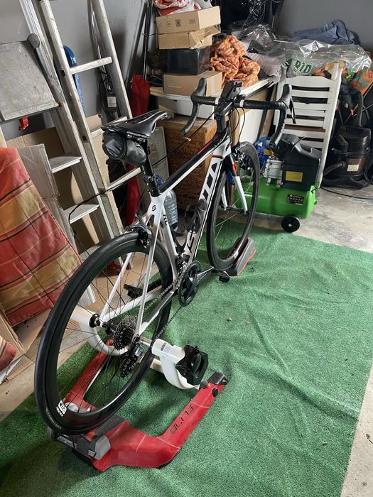 Bicicleta toda em Carbono SCOTT Aditt 20