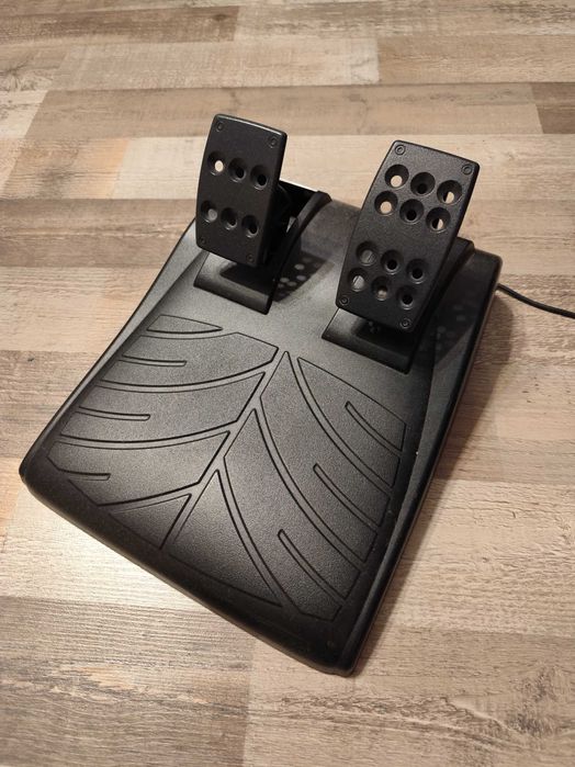СРОЧНО ПРОДАМ Руль Logitech driving force gt