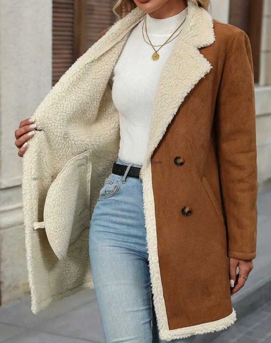 Стильна жіноча дублянка з хутром