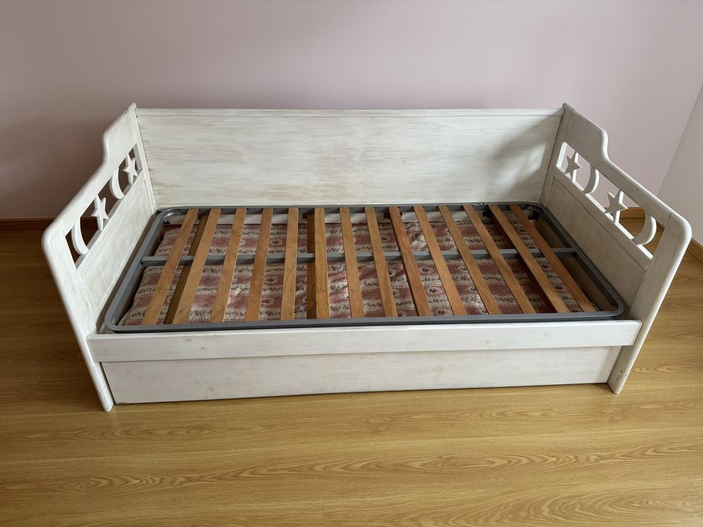 Cama de criança (oferta dos 2 colchoes)