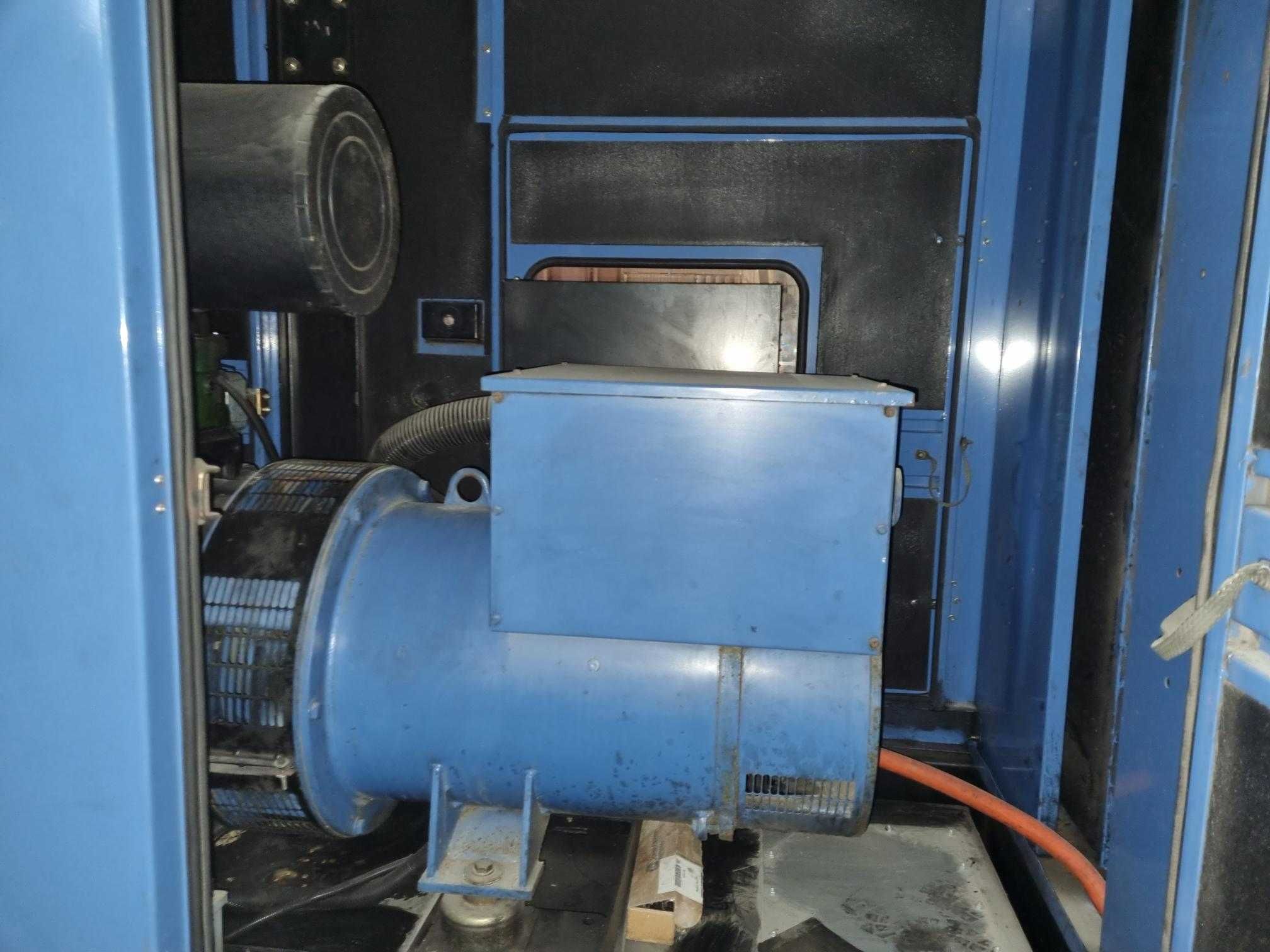 Agregat prądotwórczy 3 f  303 KVA SDMO J300  rok 2006  7836 h.
