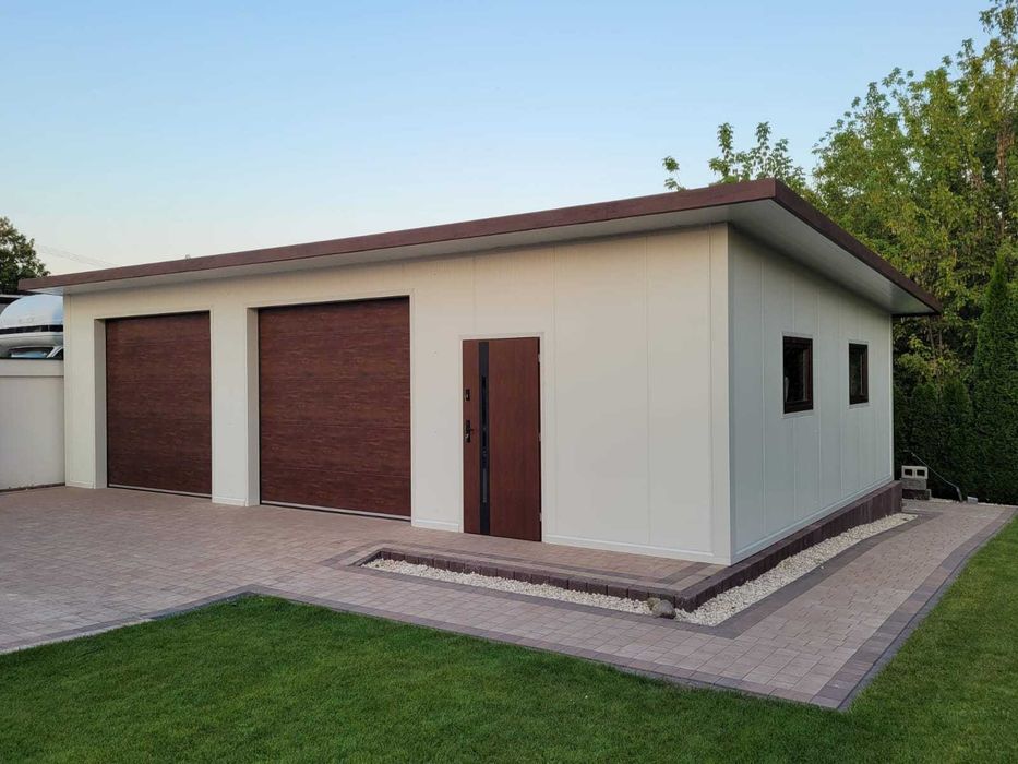 Garaż 10m x 7m z płyty warstwowej, obornickiej