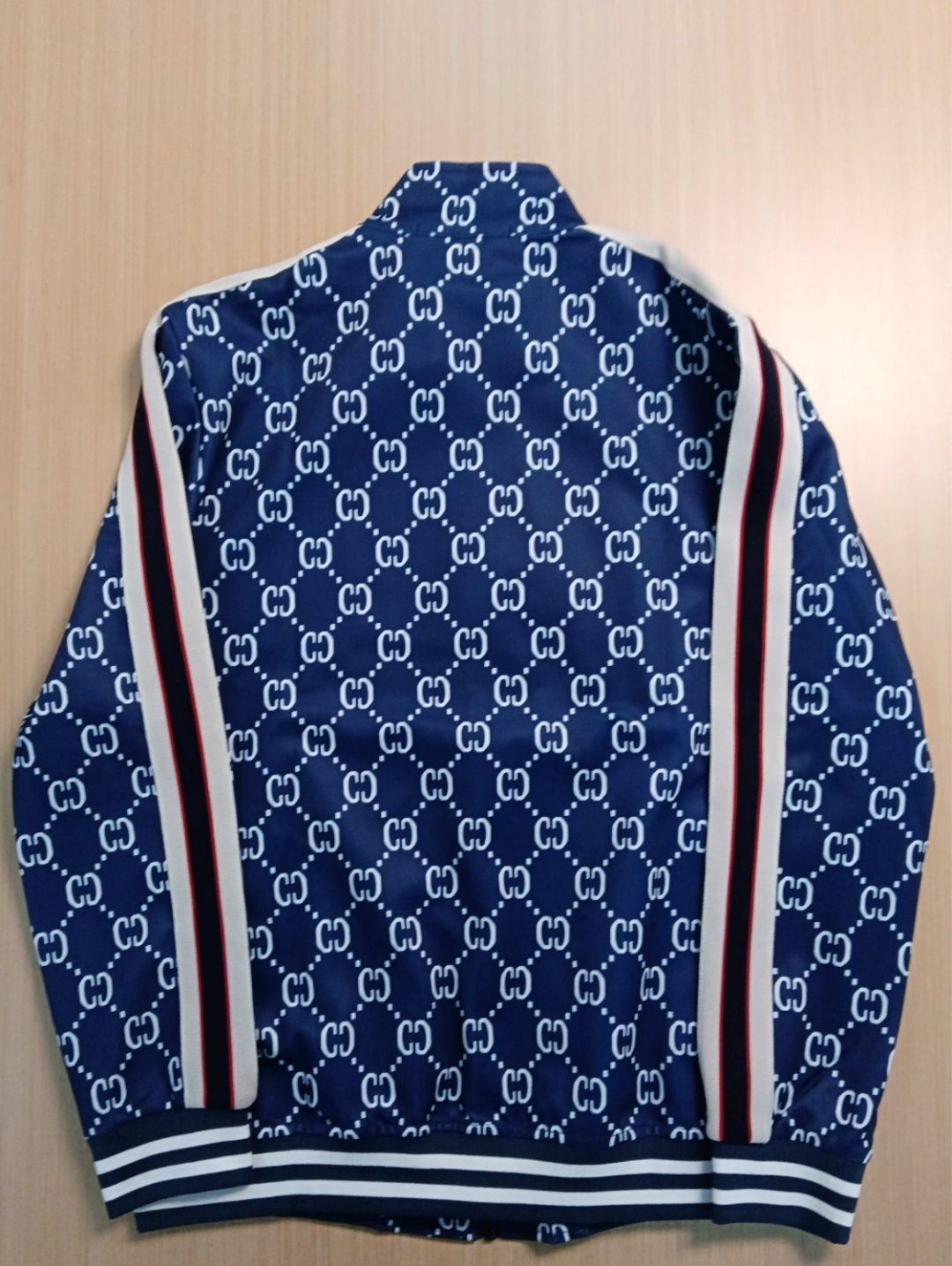 Nowy dres GG. Dla kobiet, jak i mężczyzn