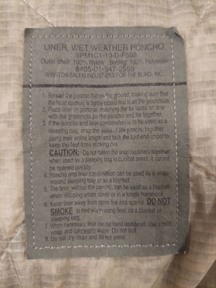 Woobie / poncho liner US Army UCP kontrakt podpinka kołdra derka koc