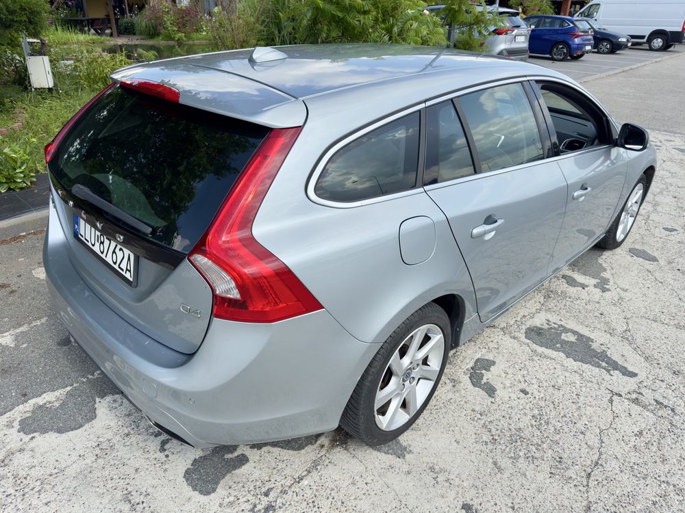 Volvo v60 d4 2.0d 181KM