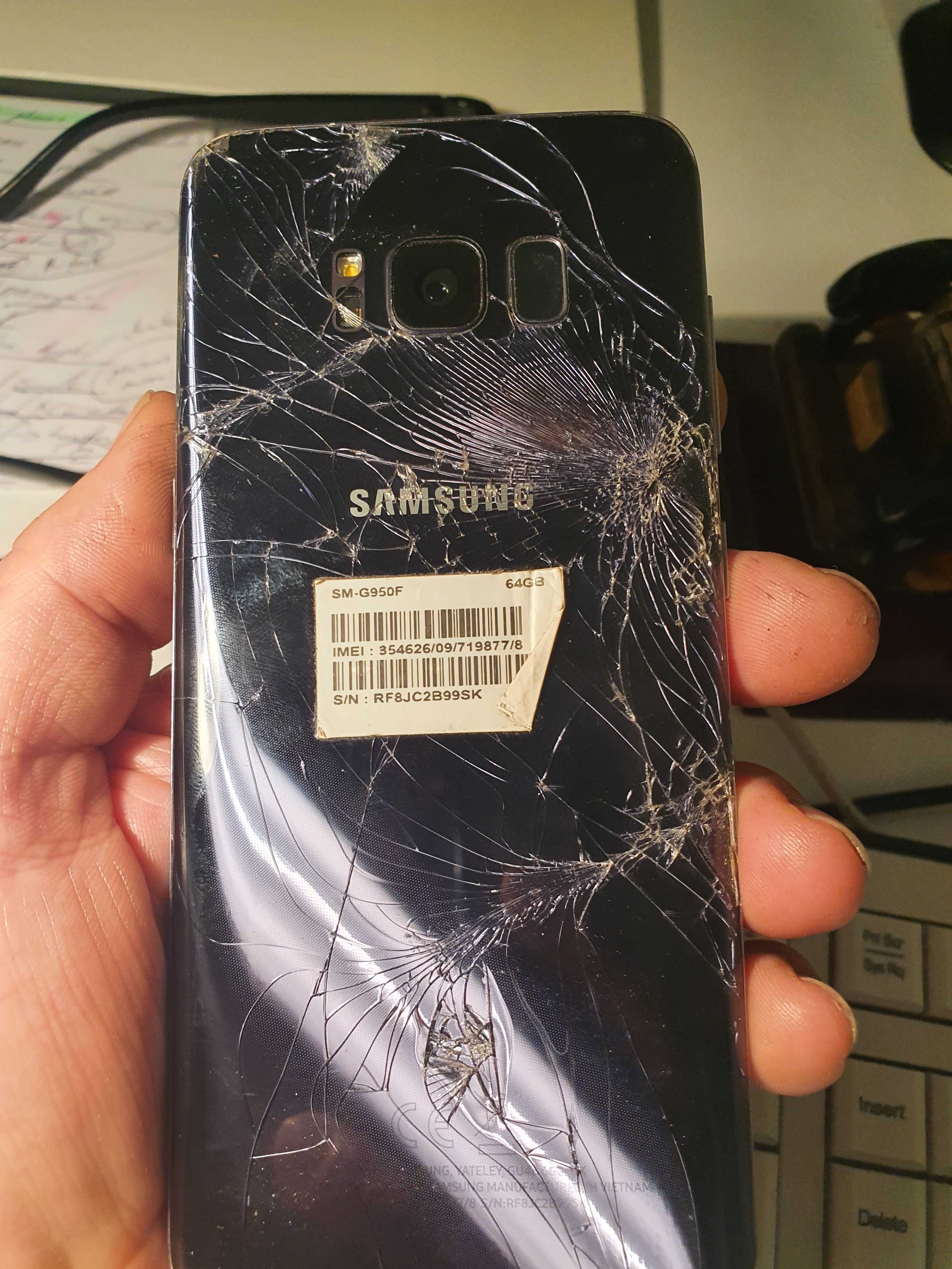 Samsung S 8 pekniecia przod i tyl  w pelni sprawny