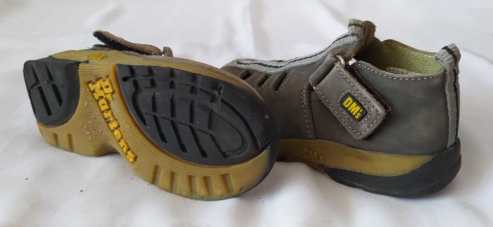 Buty dziecięce – DM’s – sandały