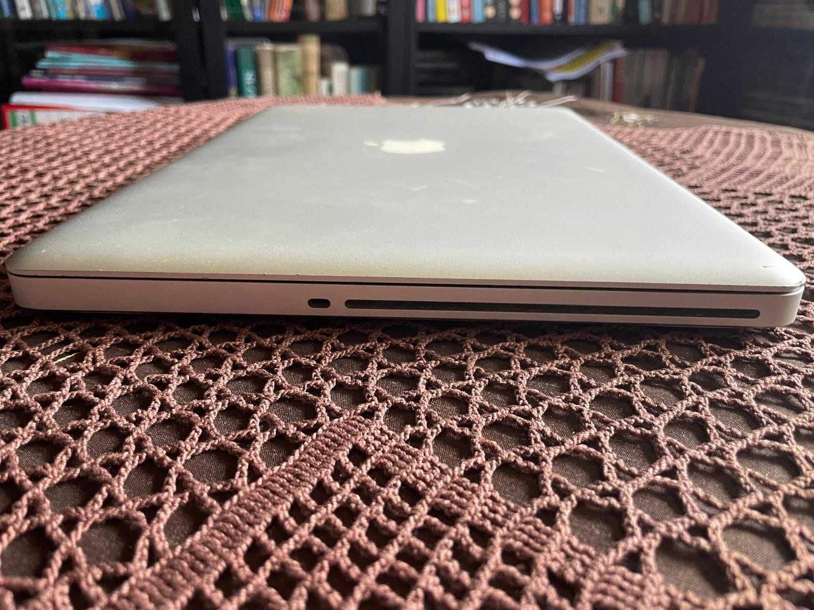 Laptop MacBook Pro 15'' Intel Core i7 4GB/750GB srebrny