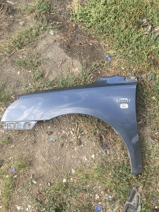 Переднее левое крыло Toyota Avensis t-25 2008 2.2