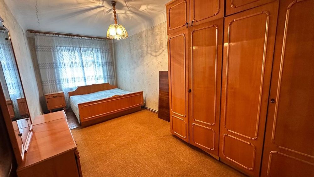 Продаж 3 км квартири поруч з стометрівкою