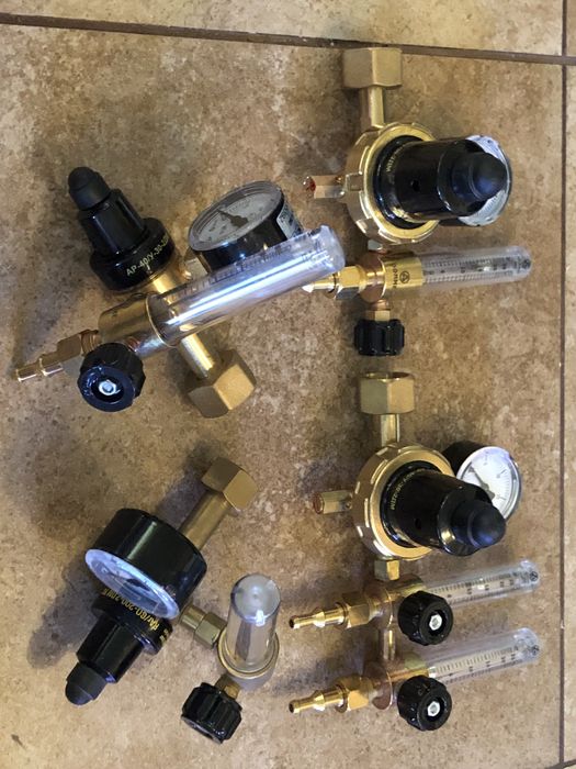 Редуктор углекислотный аргоновый универсальный с ротаметром АР40/У30