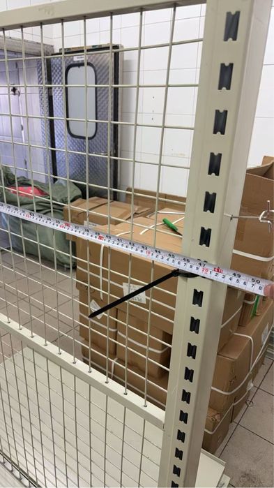 Regaly sklepowe dwystronne krata do łącznia szeregowego