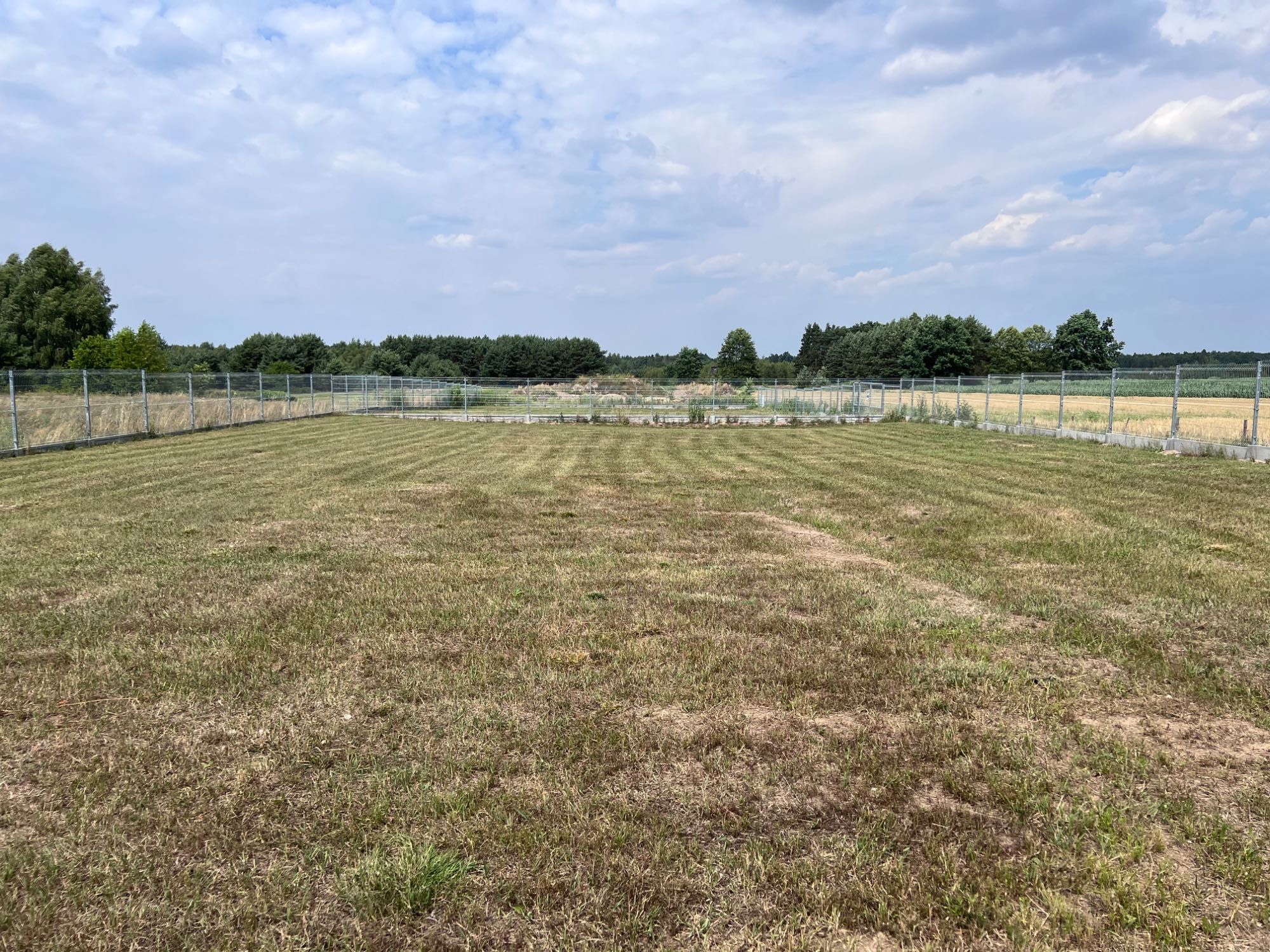 Działka budowlana z WZ, media, ogrodzona 950m2