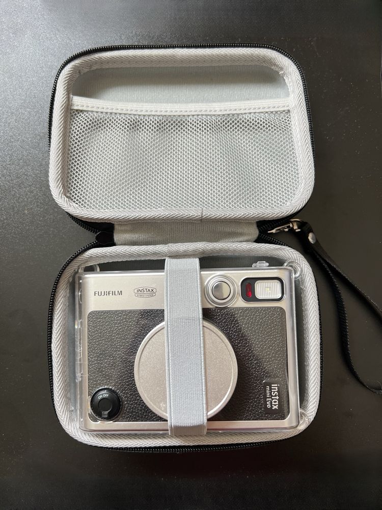 Камера моментального друку Fujifilm Instax Mini EVO Black