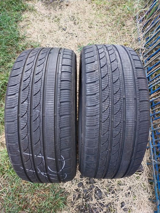 Para opon zimowych imperial 235/45R18 98V