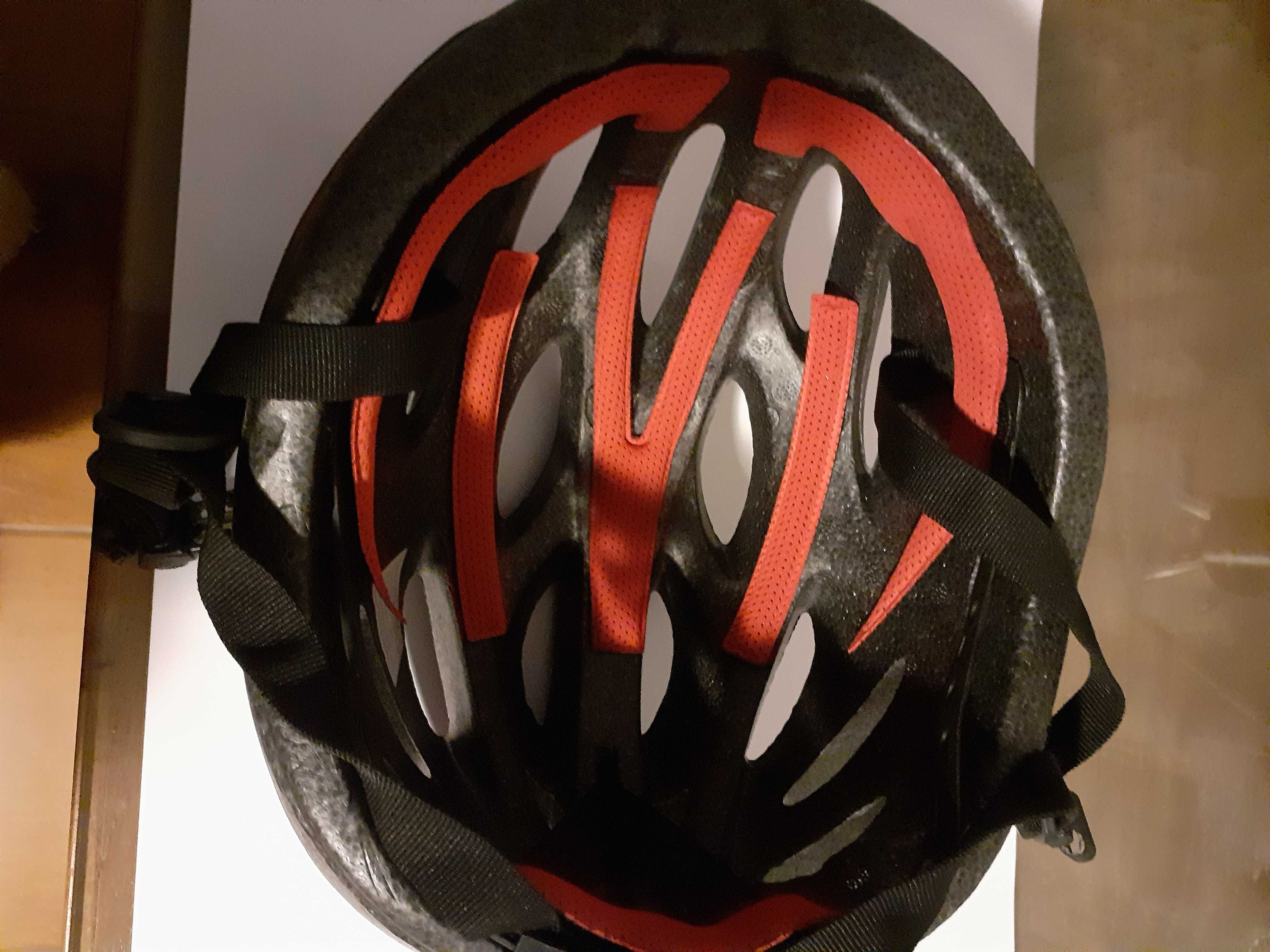 Vendo capacete comprado novo, nunca tendo sido usado, de tamanho L.