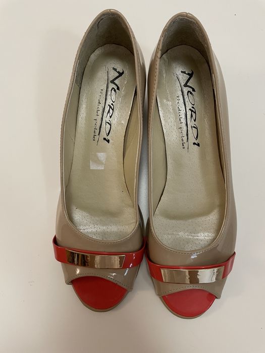 Eleganckie, damskie buty na małym koreczku