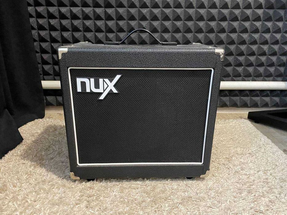 Електрогітара та комбопідсилювач