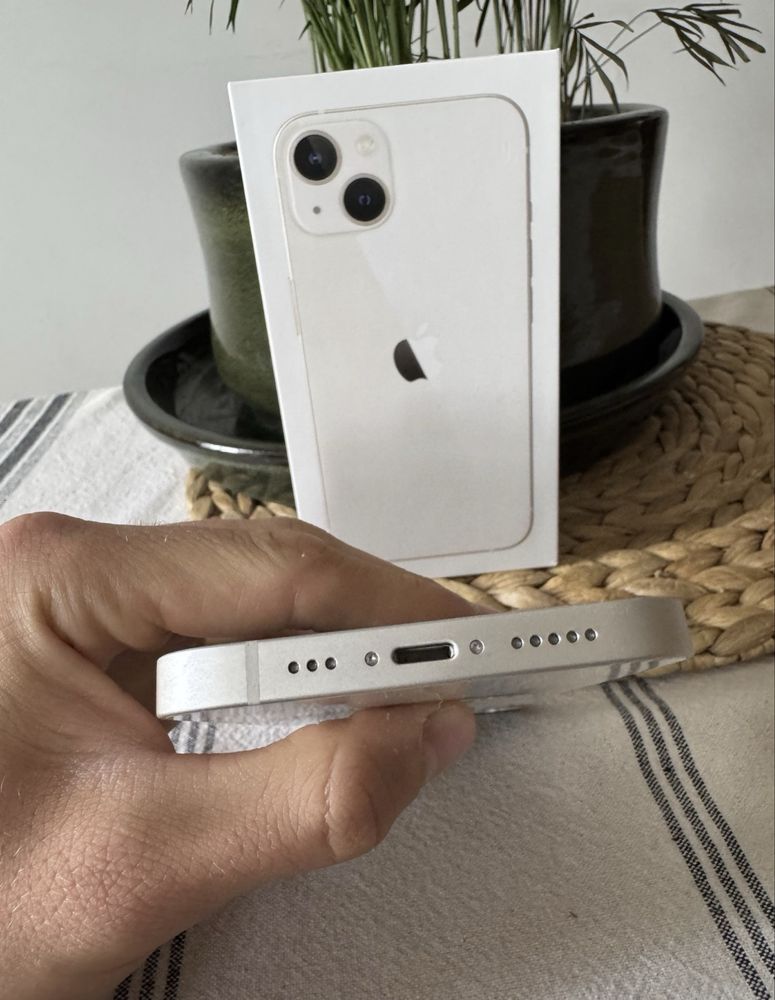 Apple iPhone 13 - Bialy - Idealny