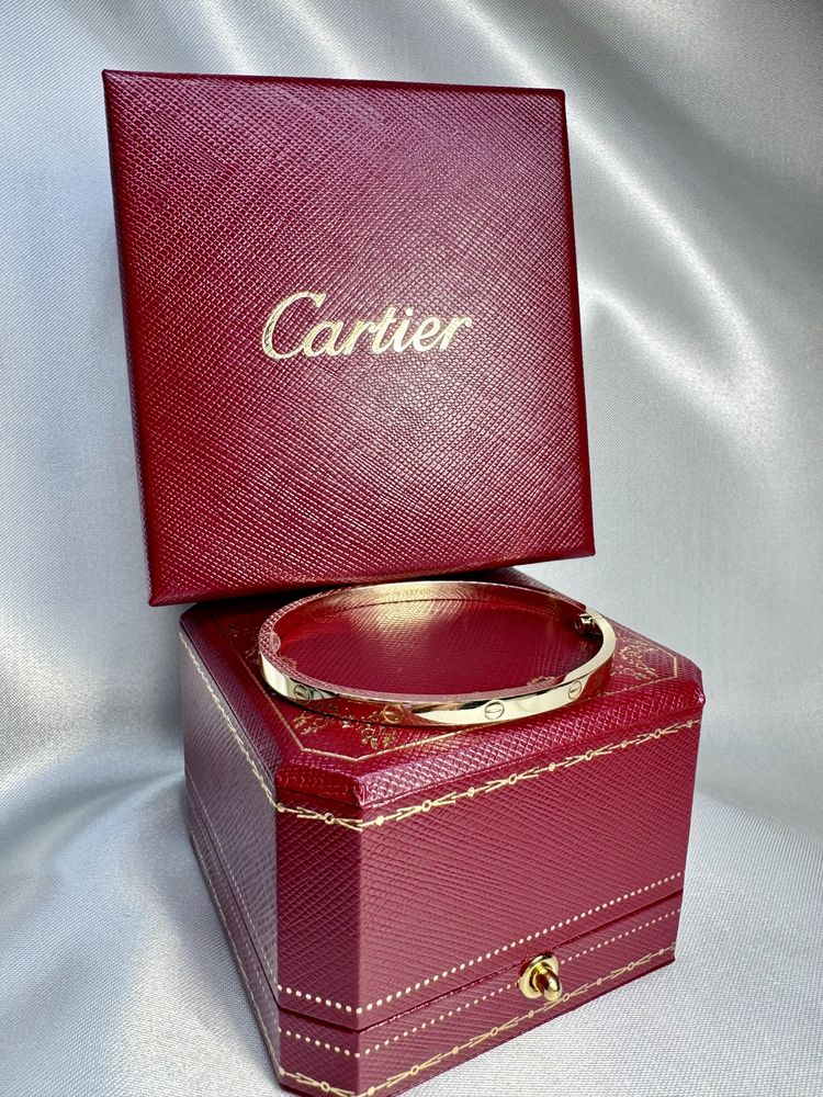 Золотий браслет у стилі Cartier