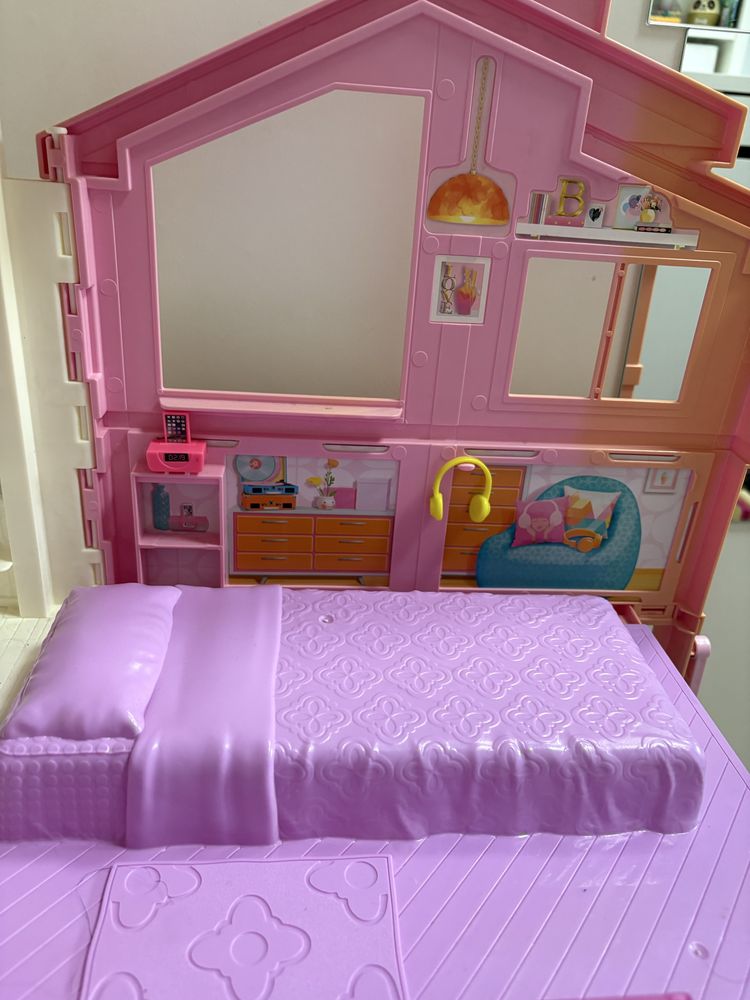 Domek miejski Barbie z windą