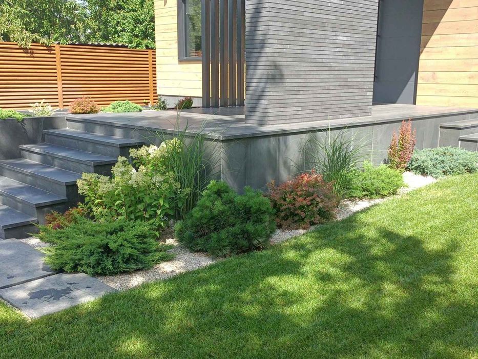 Ландшафтный дизайн, садовник, газон, растения