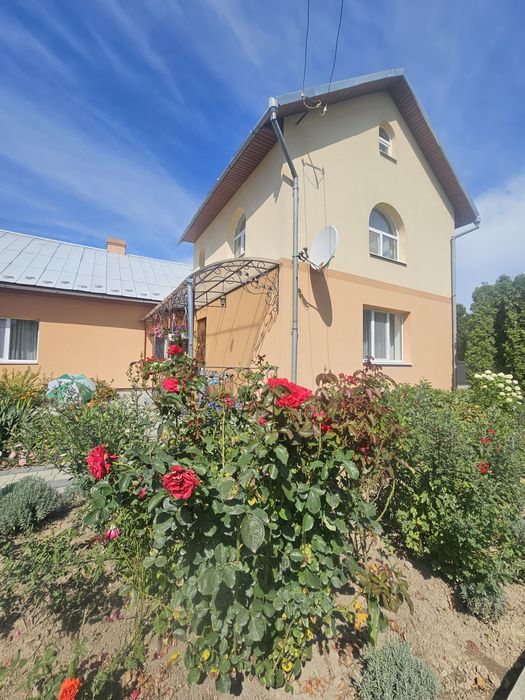 Продається будинок,  м. Надвірна.